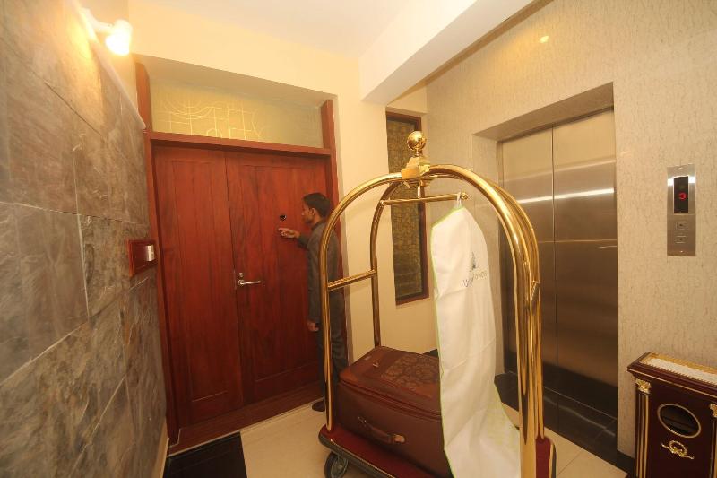 Unique Towers Luxury Boutique Suites image