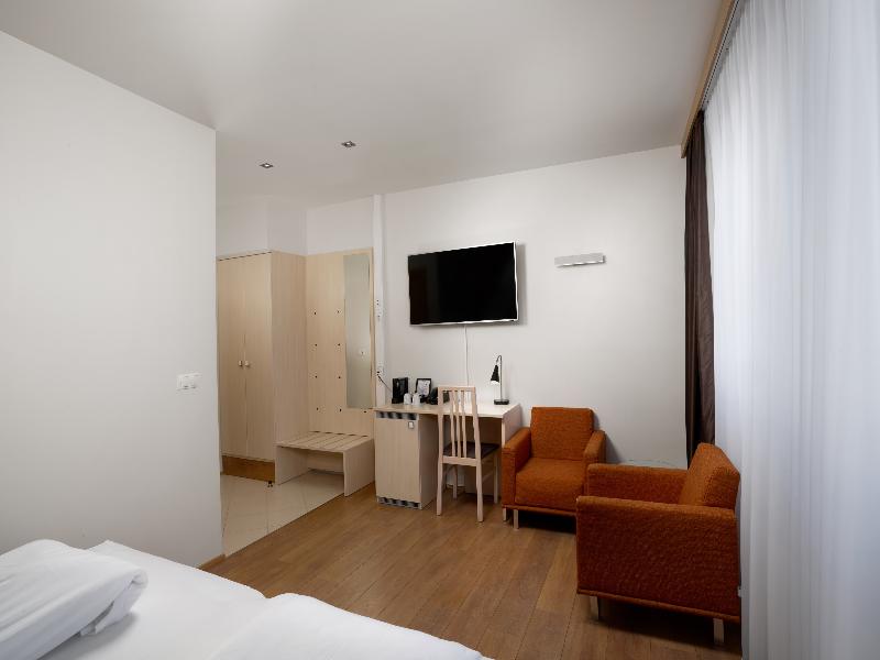 Hotel Klettur image