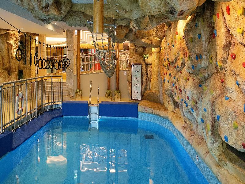 Aquashow Park Hotel image