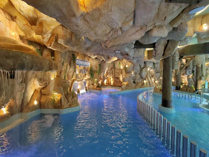 Aquashow Park Hotel image
