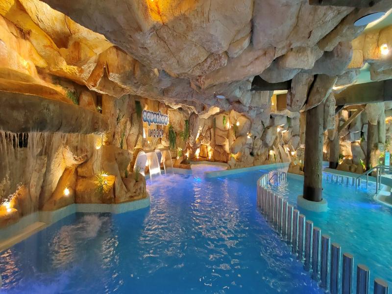 Aquashow Park Hotel image