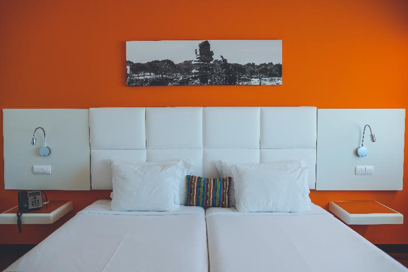 Aquashow Park Hotel image