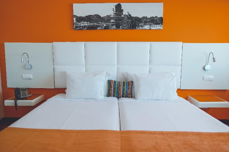 Aquashow Park Hotel image