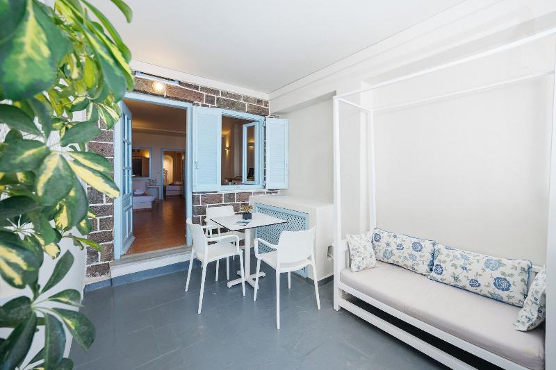 Kastro Suites image