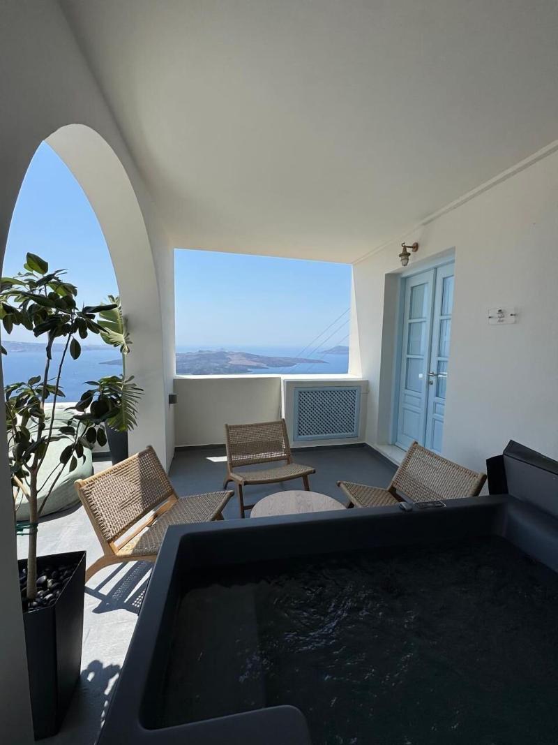 Kastro Suites image