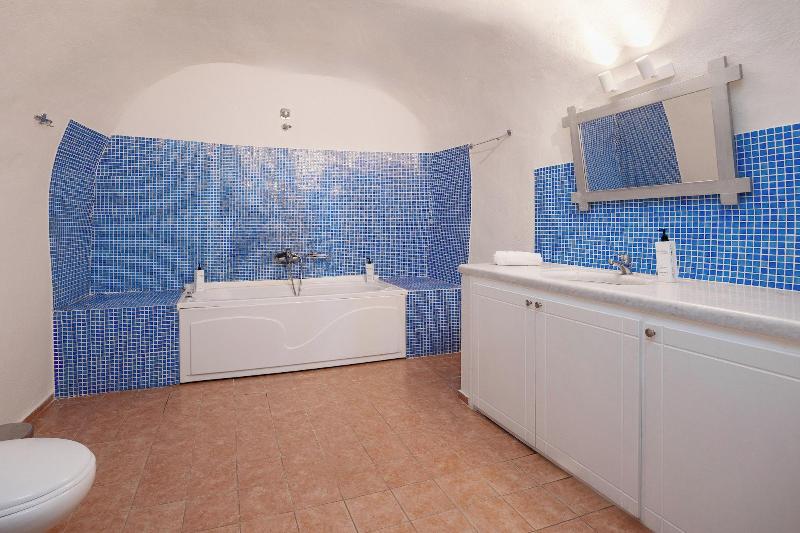 Kastro Suites image