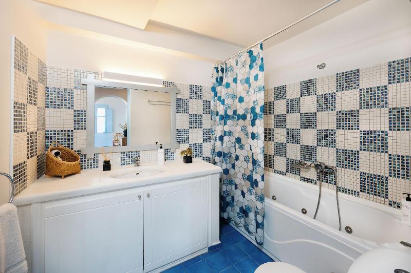 Kastro Suites image
