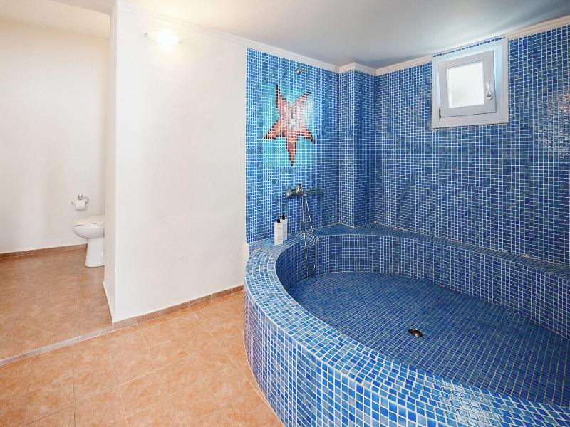 Kastro Suites image