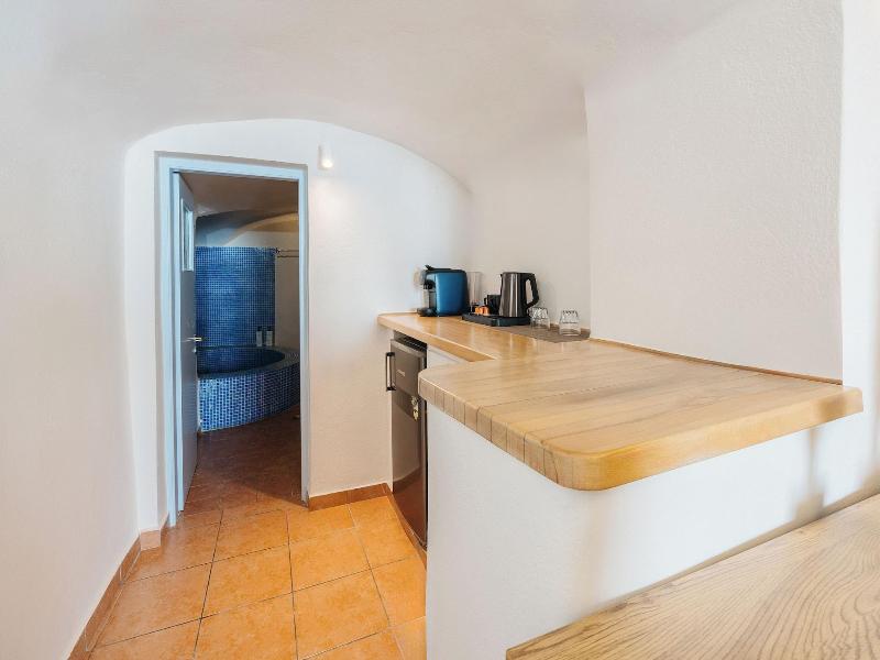 Kastro Suites image