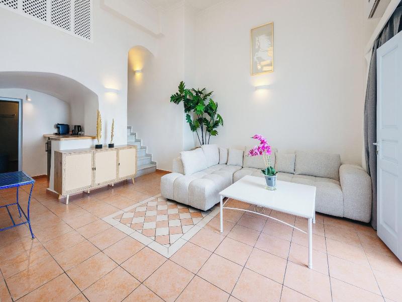 Kastro Suites image
