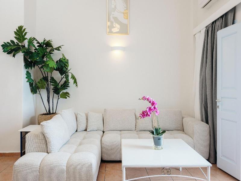 Kastro Suites image