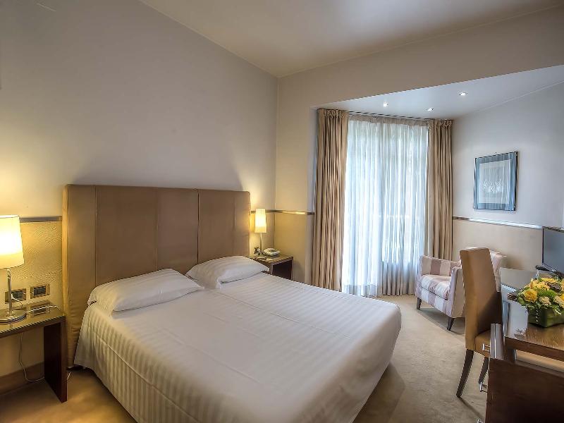 Mini Palace Hotel image