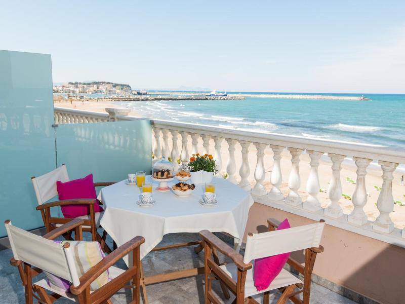 Birais Beach Studios image