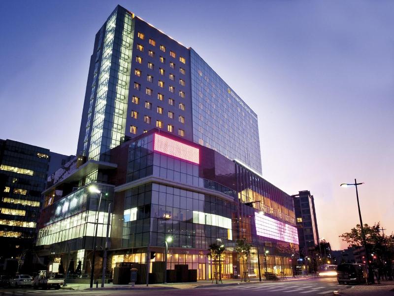 Stanford Hotel image