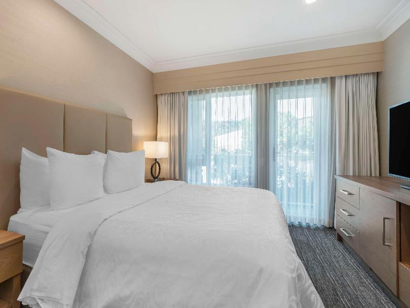 Best Western Plus Kelowna Hotel & Suites image