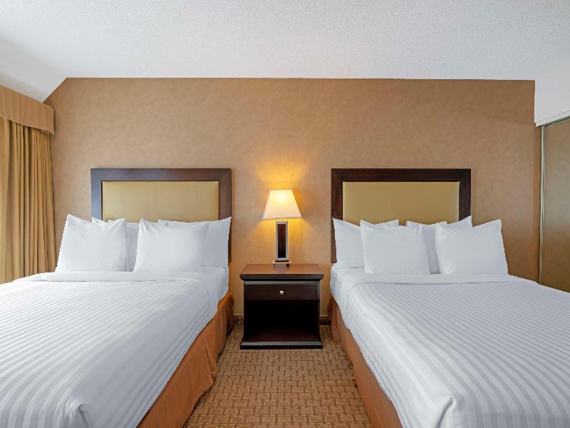 Best Western Plus Emerald Isle Hotel image