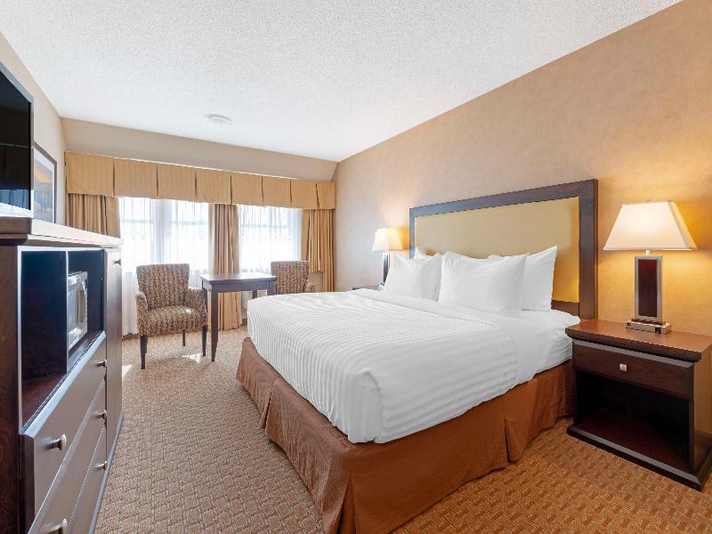 Best Western Plus Emerald Isle Hotel image