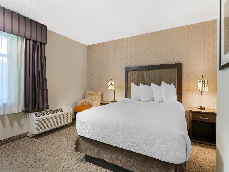 Best Western Plus Country Meadows Inn image