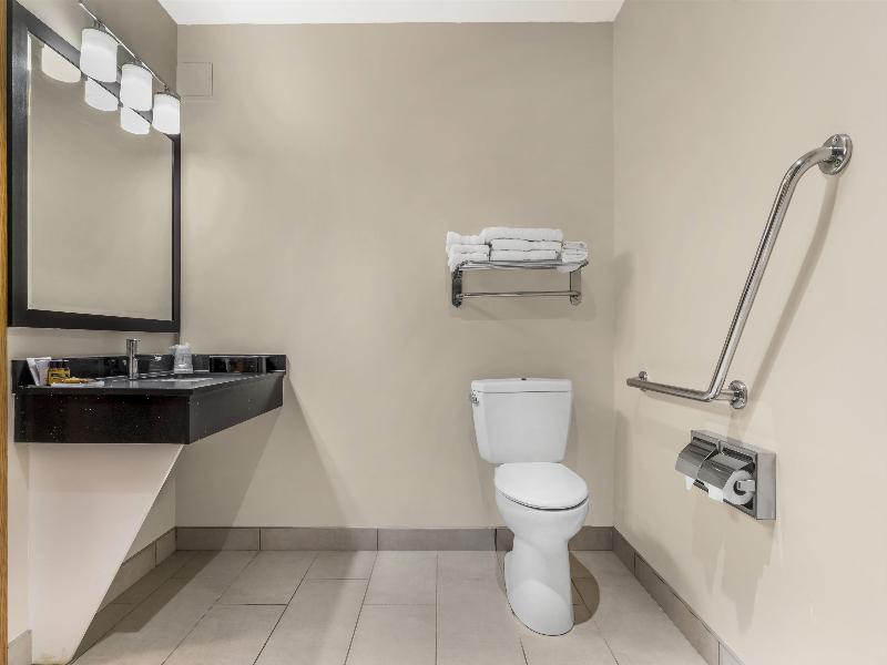 Best Western Plus Country Meadows Inn image