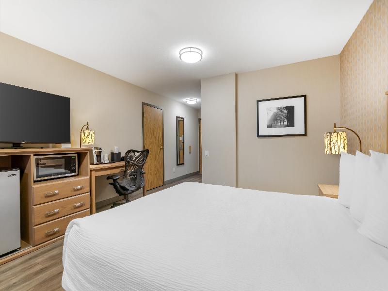 Best Western Plus Country Meadows Inn image