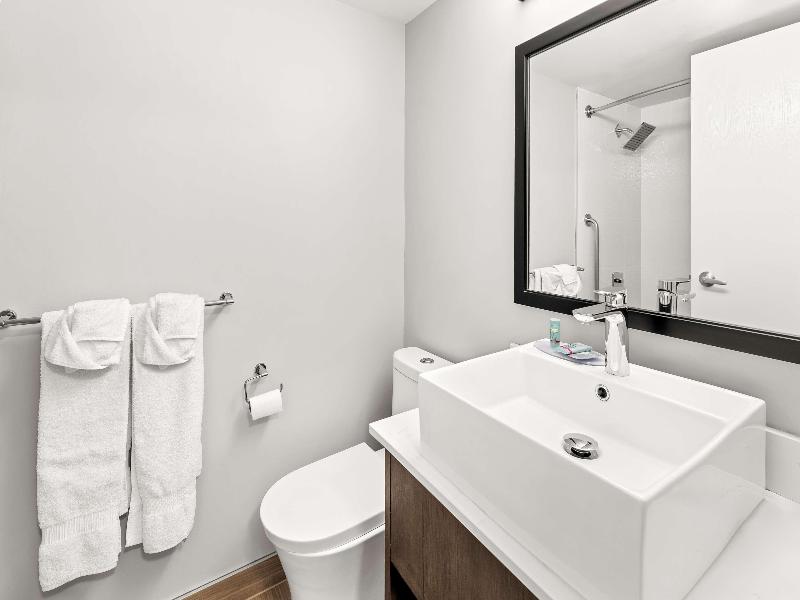 Best Western Cowichan Valley Inn image