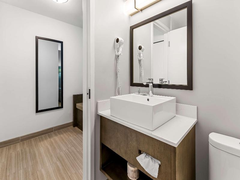 Best Western Cowichan Valley Inn image