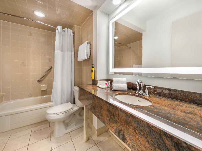 Best Western Plus Ottawa City Centre image