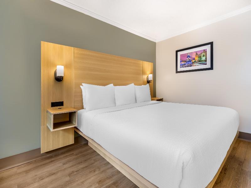Best Western Plus Ottawa City Centre image