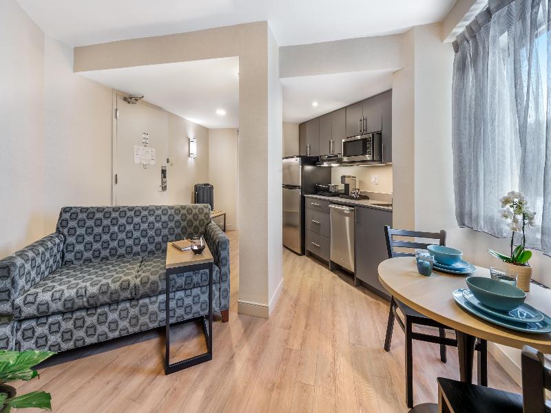 Best Western Plus Ottawa City Centre image