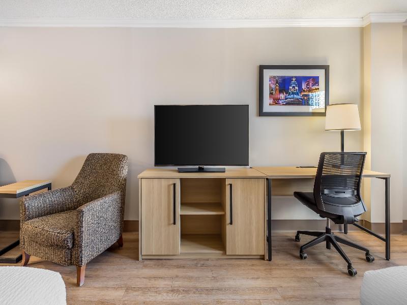 Best Western Plus Ottawa City Centre image