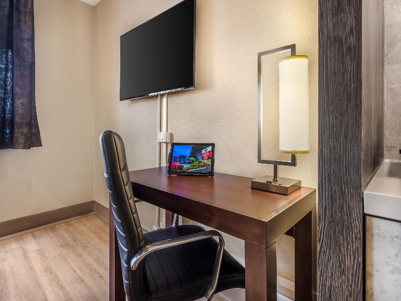 Best Western Plus Ottawa City Centre image