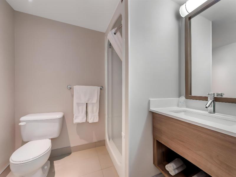 Best Western Hotel Brossard image