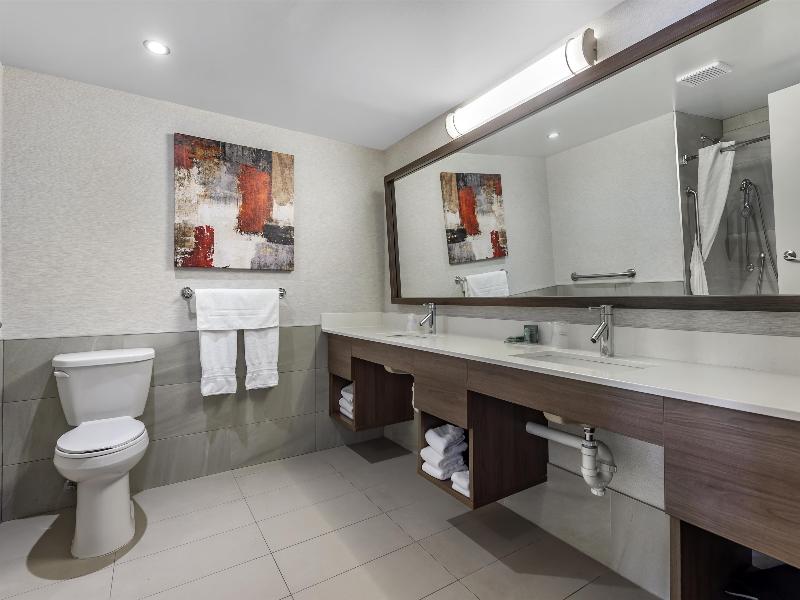 Best Western Hotel Brossard image