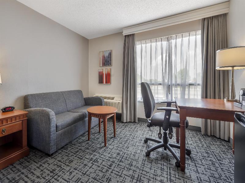Best Western Hotel Brossard image
