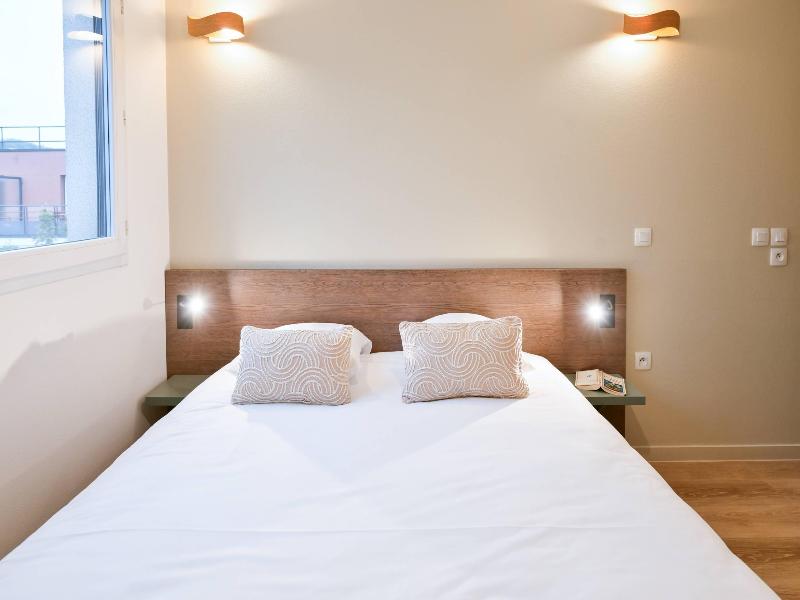 Comfort Aparthotel Versailles, St Cyr L'Ecole image