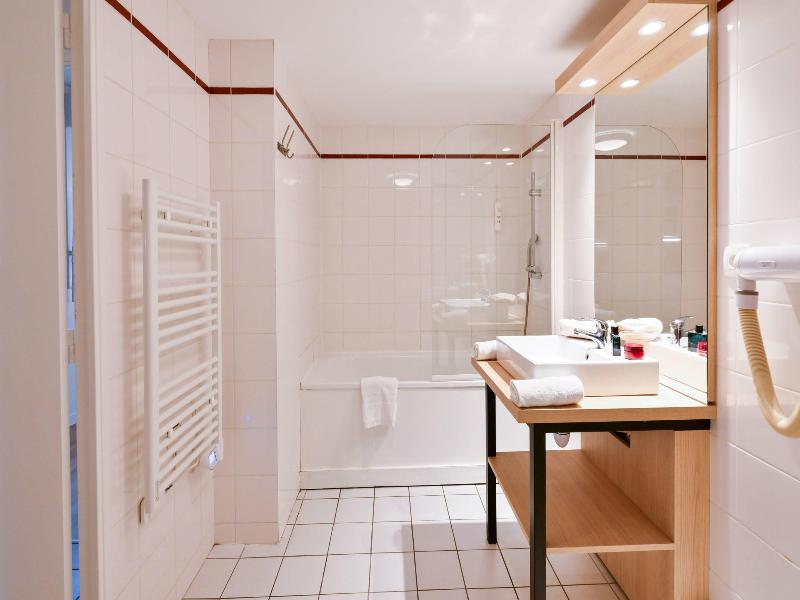 Comfort Aparthotel Versailles, St Cyr L'Ecole image