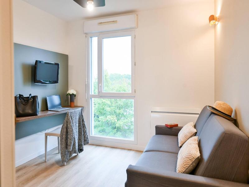 Comfort Aparthotel Versailles, St Cyr L'Ecole image
