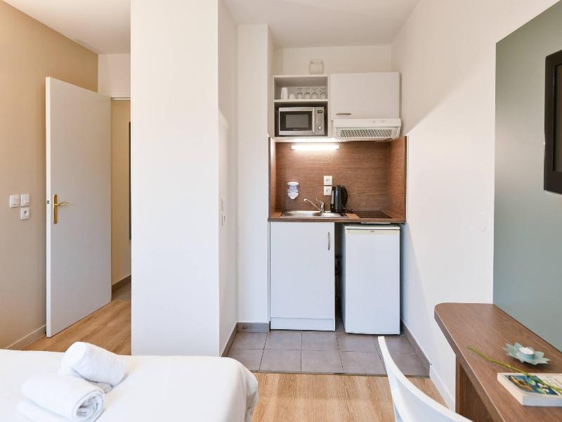 Comfort Aparthotel Versailles, St Cyr L'Ecole image