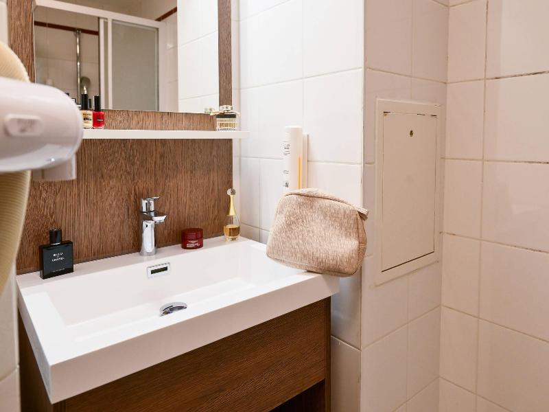Comfort Aparthotel Versailles, St Cyr L'Ecole image