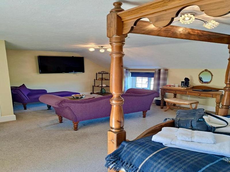 Ganton Greyhound Inn image