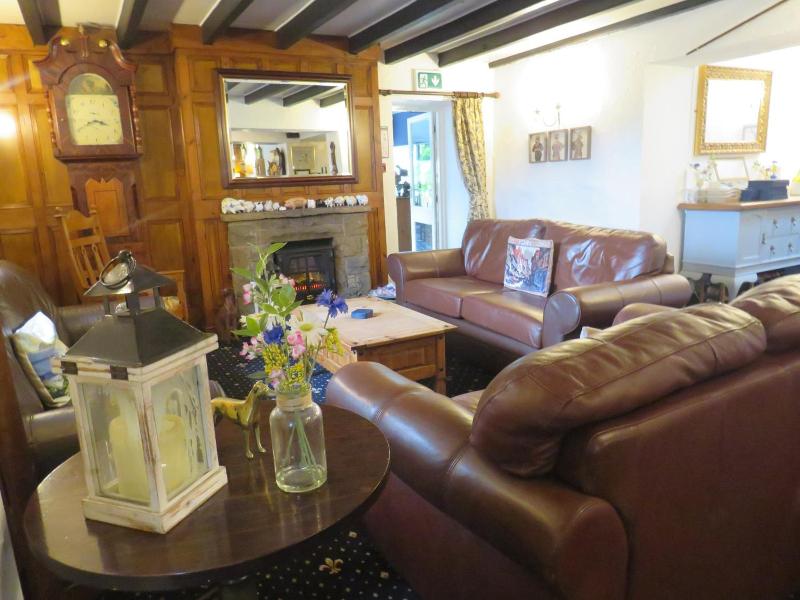 Ganton Greyhound Inn image
