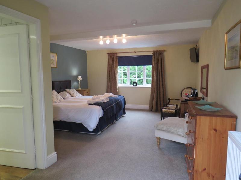 Ganton Greyhound Inn image
