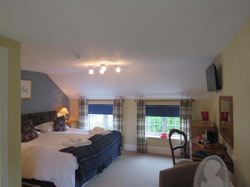 Ganton Greyhound Inn image
