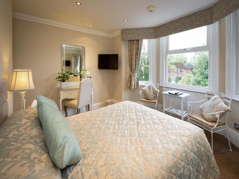 Lennox Lea Hotel & Apartments image