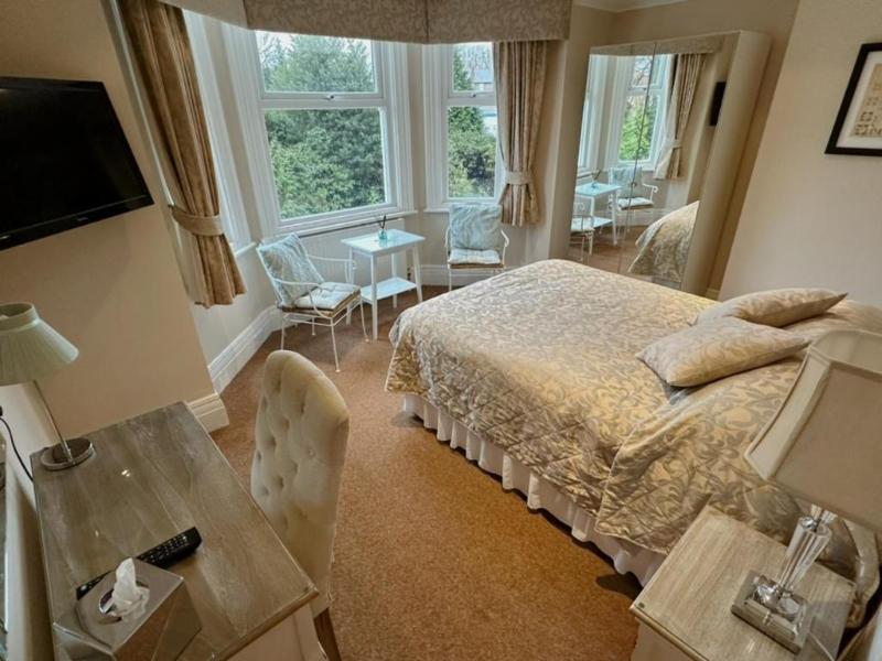 Lennox Lea Hotel & Apartments image