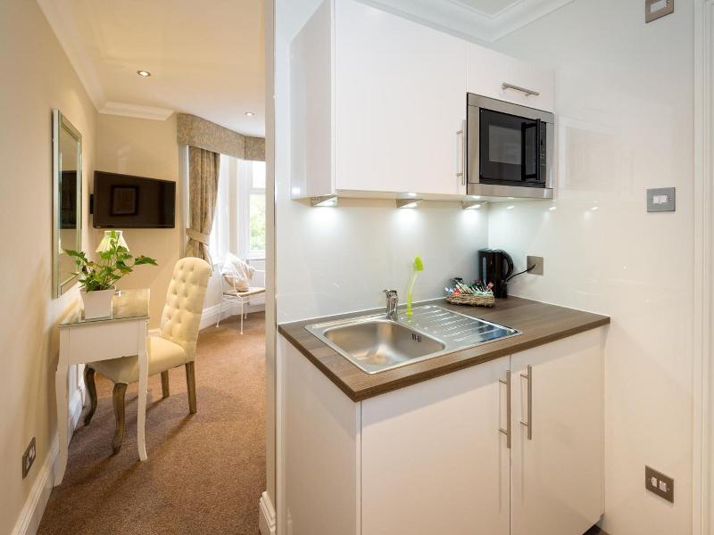 Lennox Lea Hotel & Apartments image