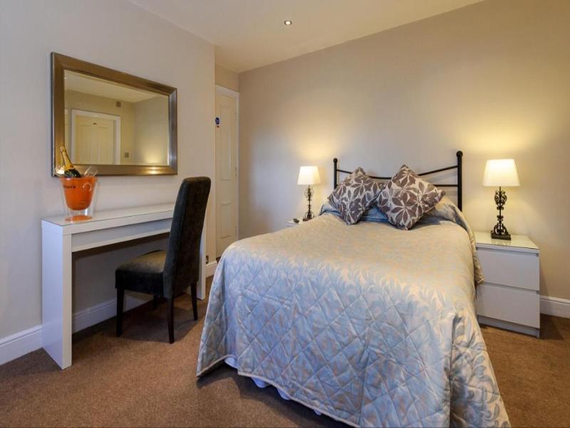 Lennox Lea Hotel & Apartments image
