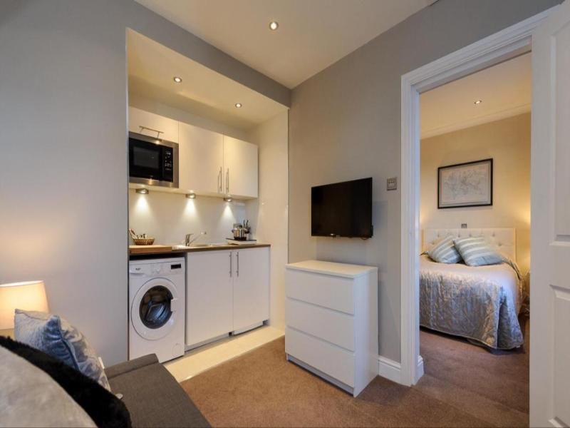 Lennox Lea Hotel & Apartments image