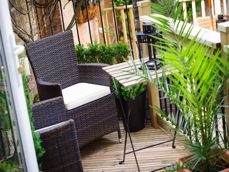 Lennox Lea Hotel & Apartments image