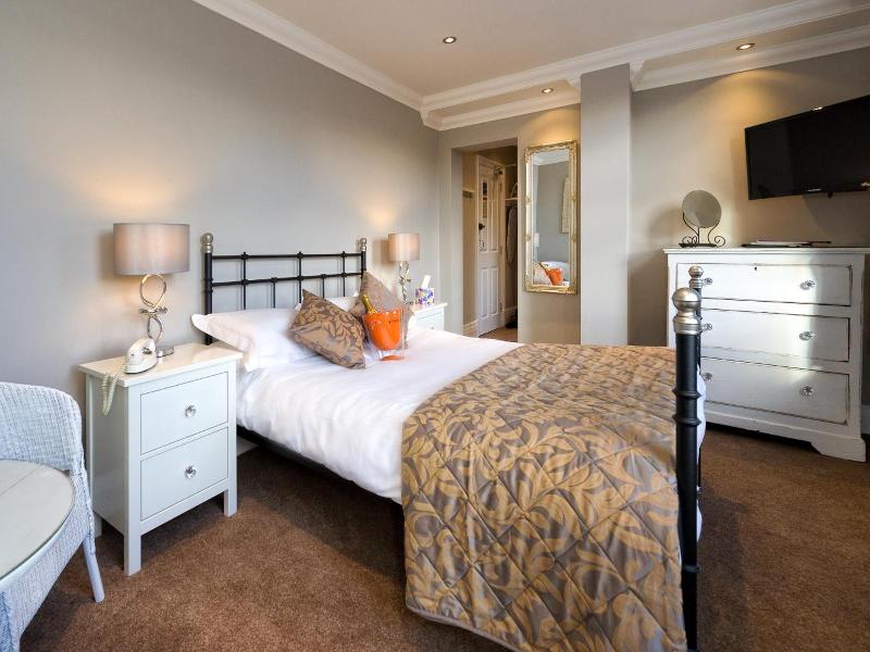 Lennox Lea Hotel & Apartments image
